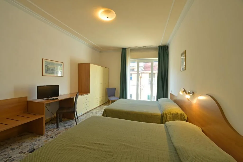 Standard Quadruple Room — Hotel La Balnearia