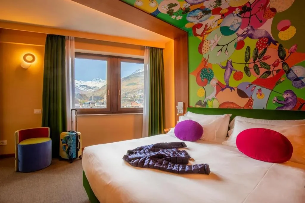 Standard Quadruple Room — OMAMA Hotel