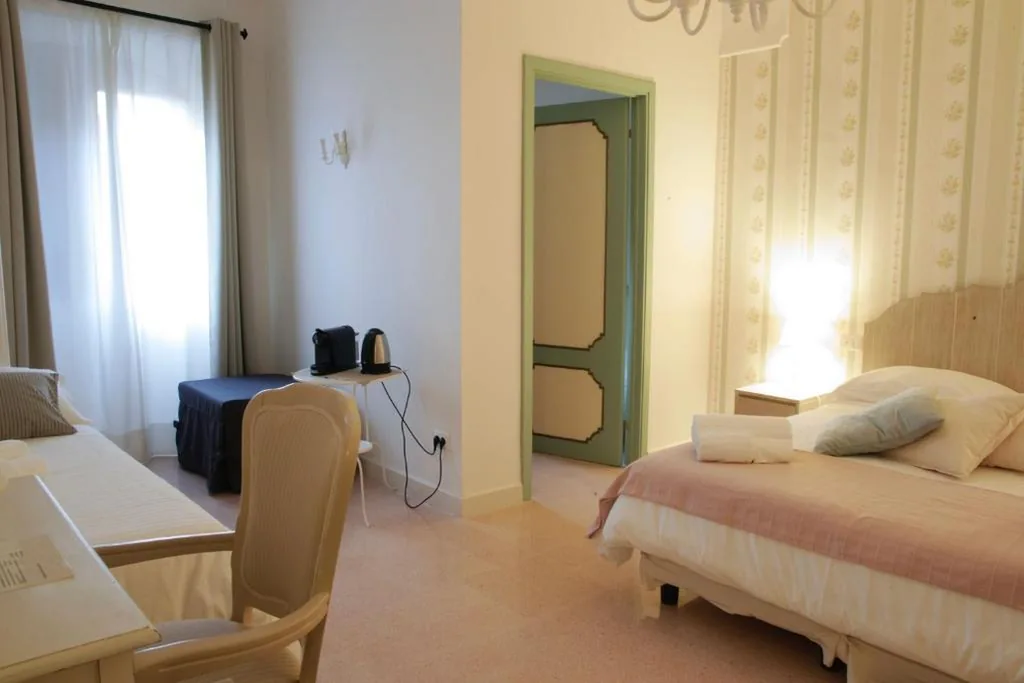 Camera Quadrupla Standard — PALAZZO ALESSANDRINI GUEST HOUSE