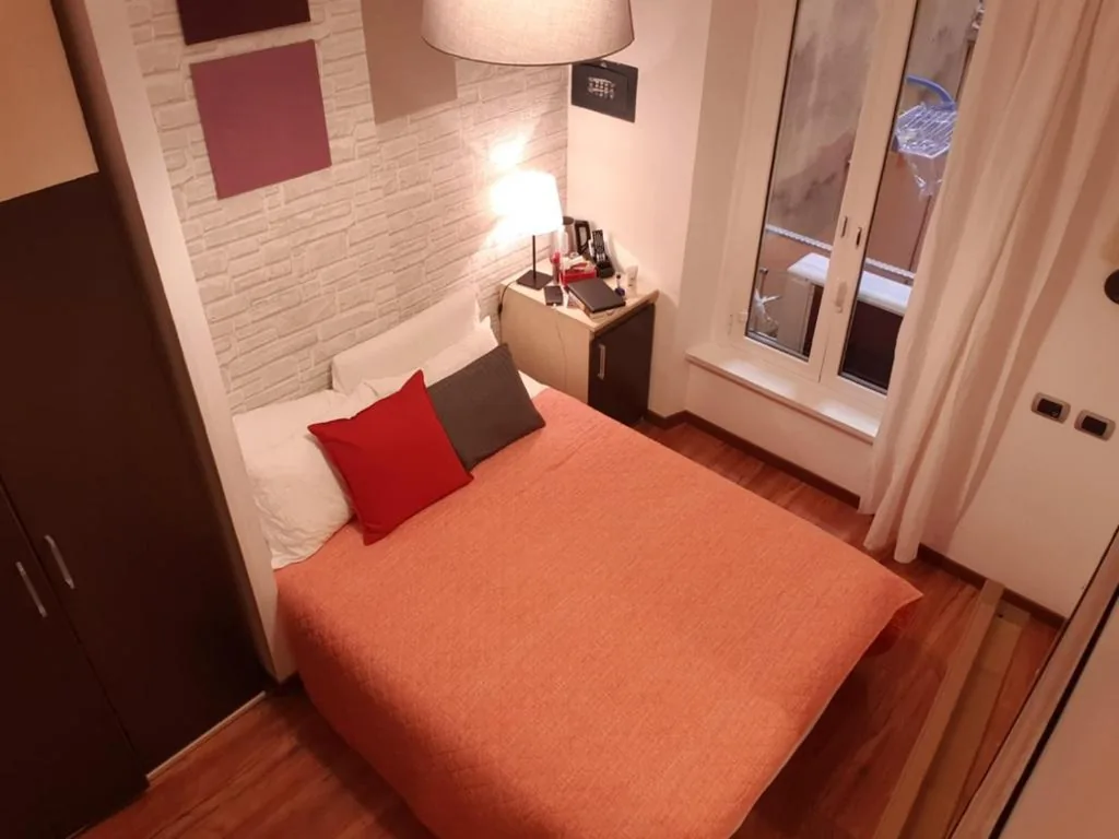 Queen Room — 111 ColaDiRienzo Rooms – by AD Roma