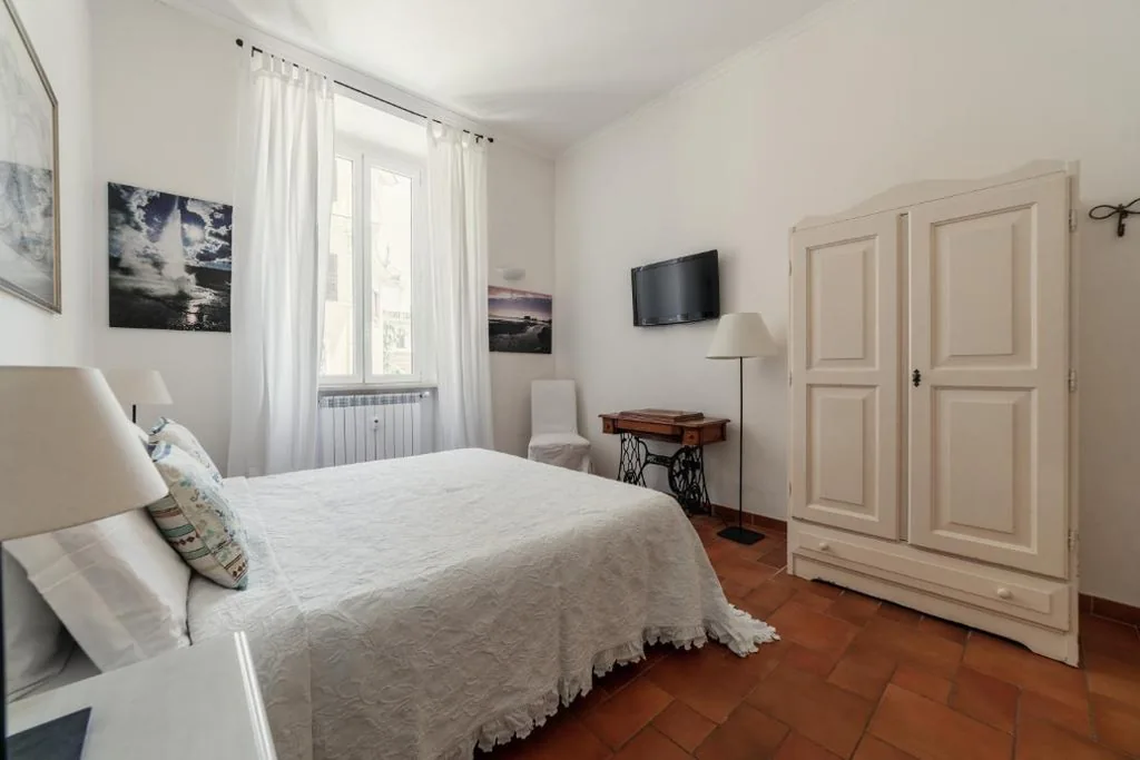 Queen Room — B&B Domus Quiritum