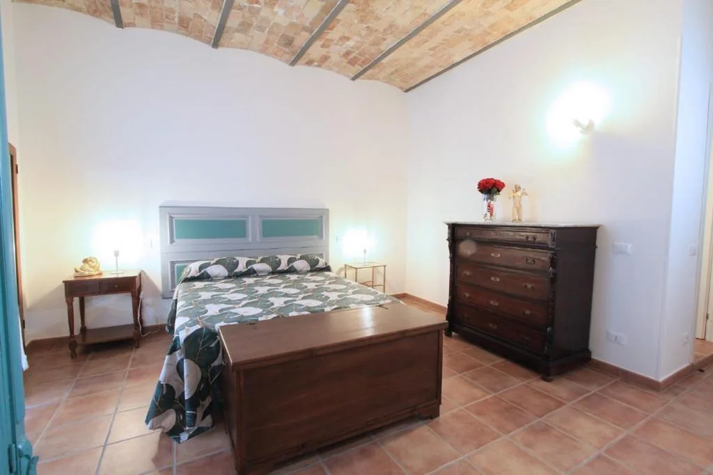 Camera Queen — camere Vico Galba 1
