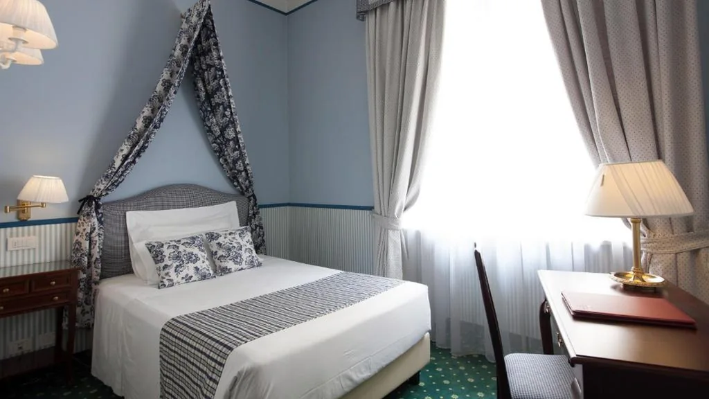 Queen Classic Room — Hotel Victoria & Iside Spa