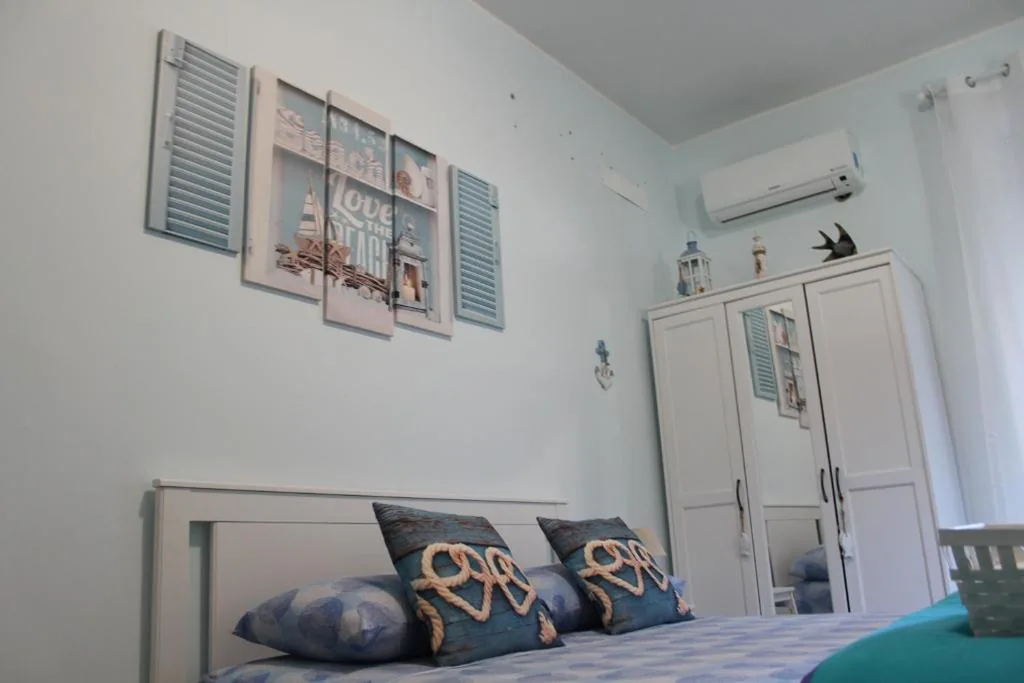 Queen Room with Shared Bathroom — Da Giulia