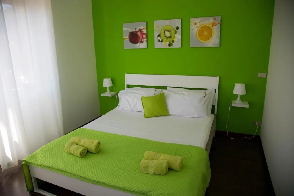 Camera Queen con Bagno in Comune — Fruit’n Joy