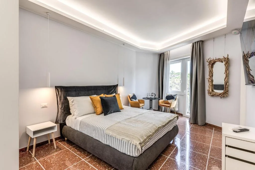 Queen Room with Balcony — 3Storie Vatican St Peter
