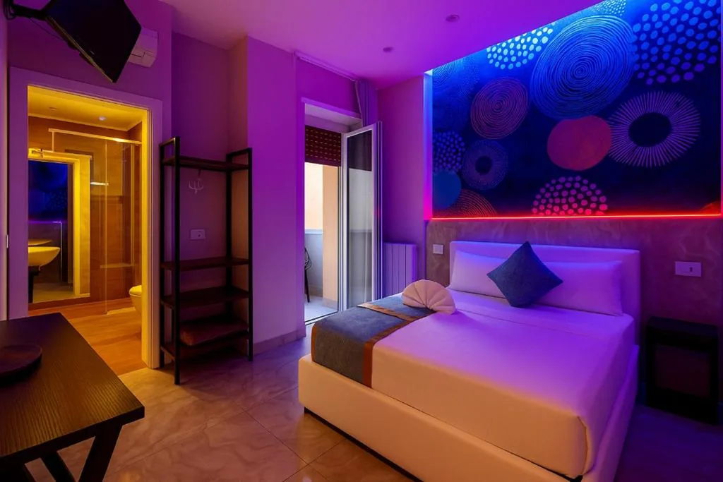 Camera Queen con Balcone — Bed Cinecittadue