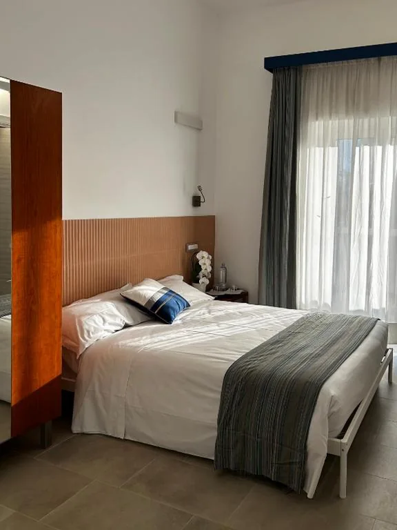 Camera Queen con Balcone — Hotel Mediterraneo