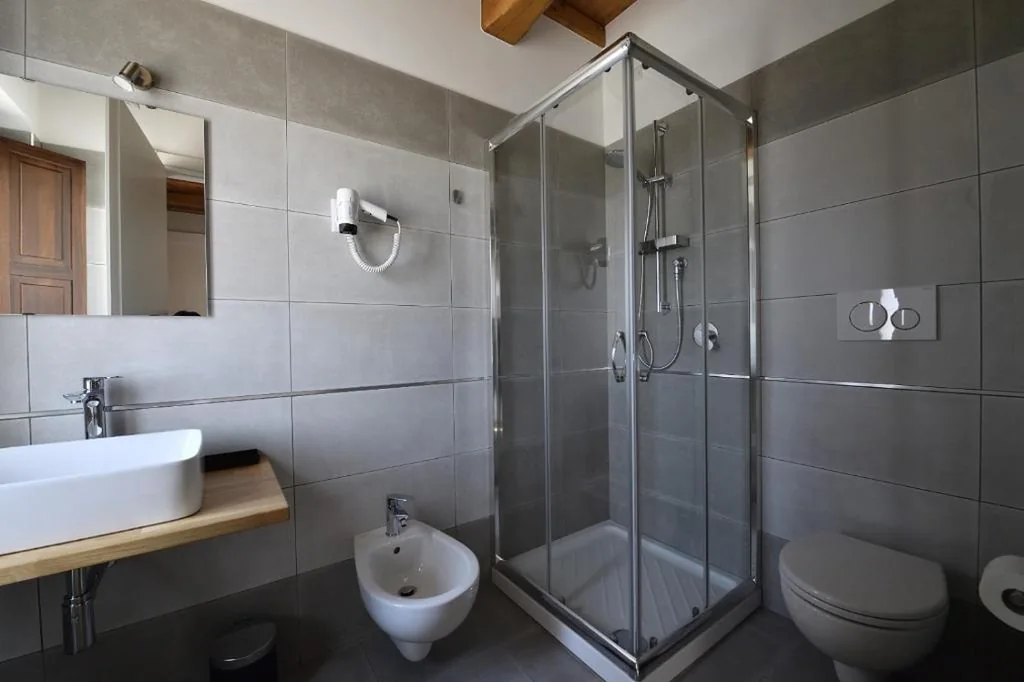 Camera Queen con Balcone — Le Benedettine Affittacamere Relais