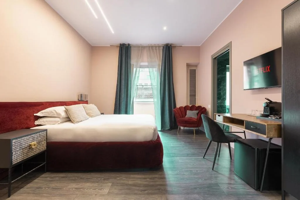 Camera Queen con Balcone — My Rooms in Vatican City
