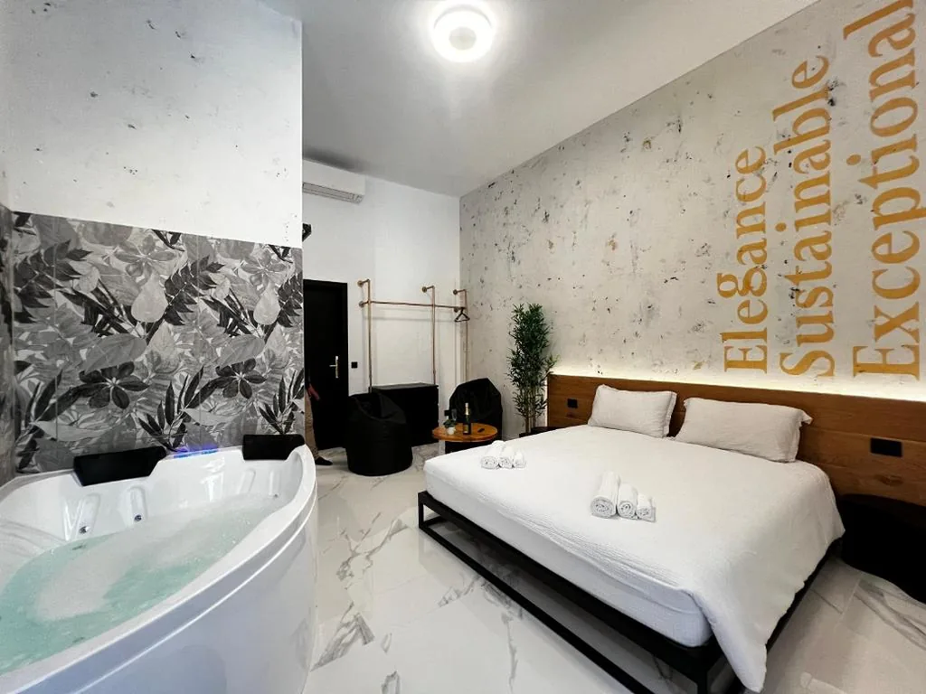 Queen Room with Hot Tub — ESE luxury spa suites – Private Jacuzzi Rooms Near Termini, Perfect for Relaxing