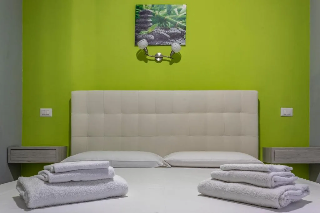 Queen Room with Garden View — Albachiara Guest House