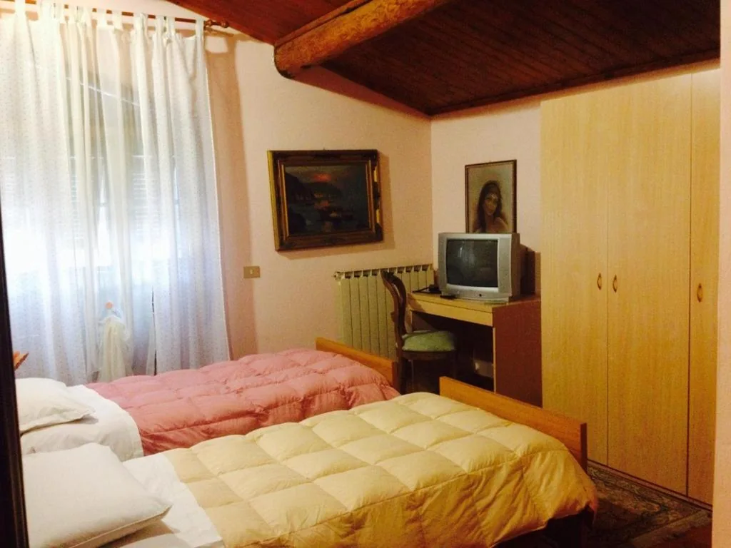 Queen Room with Garden View — Il Ghiro B&B