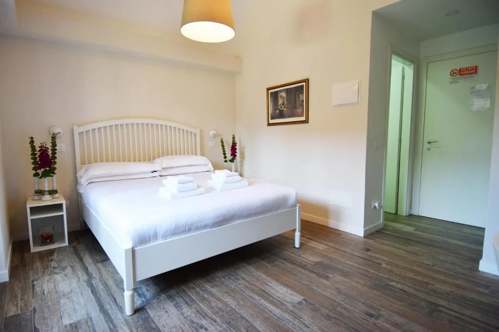 Queen Room with Garden View — Il Giardino