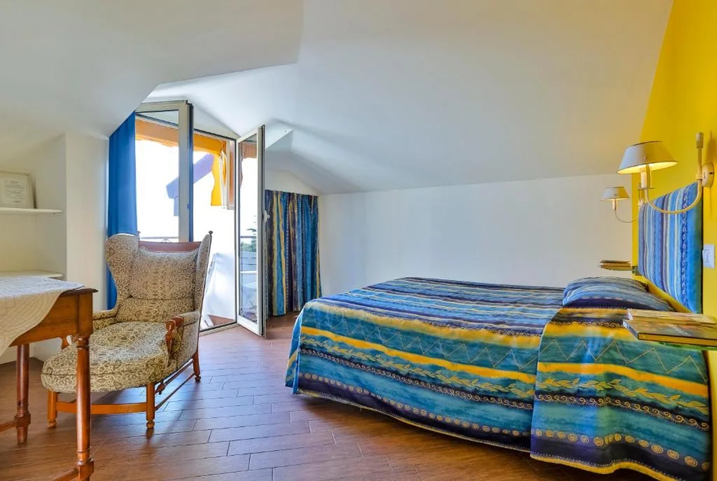 Camera Queen con Vista Mare — Cà De Rossana Bed&Breakfast