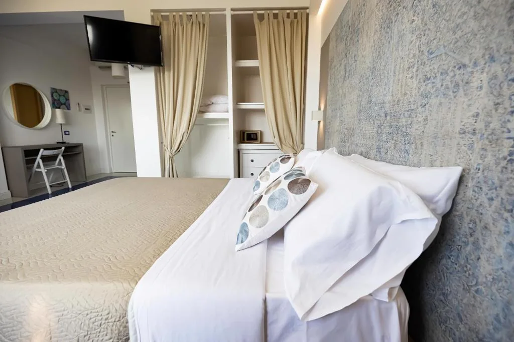 Queen Room with Sea View — Casamediterranea