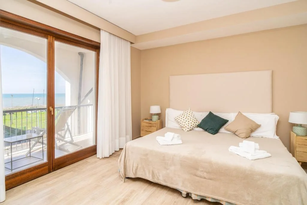 Queen Room with Sea View — Smy Civico Zero
