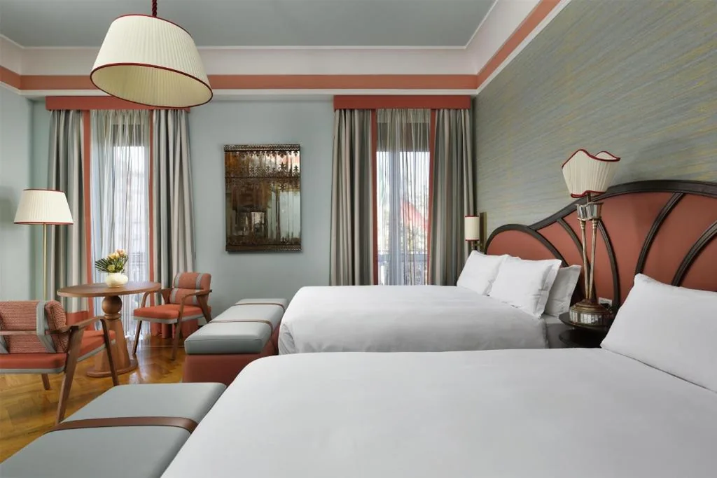 Camera Queen Deluxe con 2 Letti Queen-Size — Grand Hotel Savoia Genova, Curio Collection by Hilton