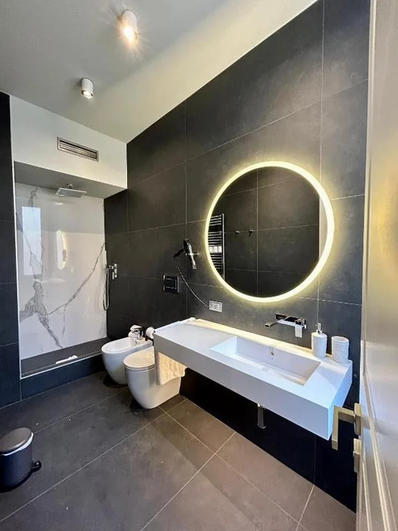 Queen Deluxe Room with 2 Queen-Size Beds — Private Luxury Suites