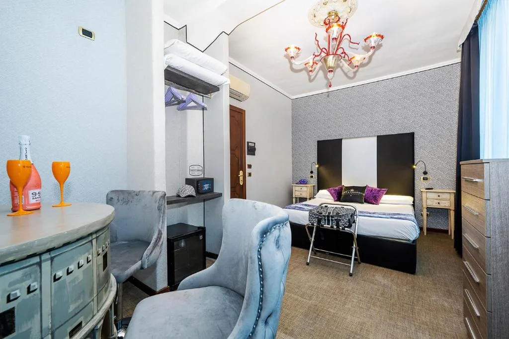 Queen Deluxe Room with Jacuzzi® — Hotel Relais Dei Papi