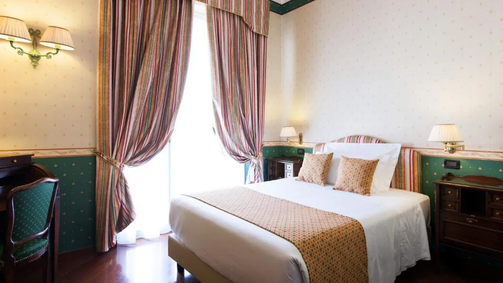 Queen Deluxe Room — Hotel Victoria & Iside Spa