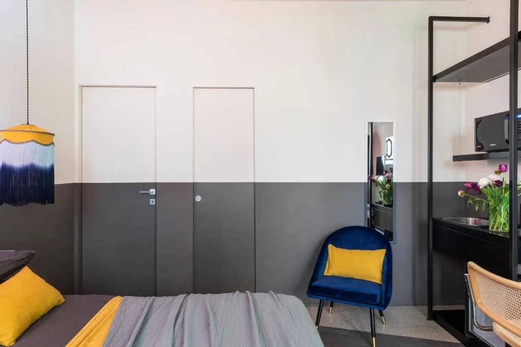 Deluxe Queen Room — MARCANTONIO HOME ROME – Vatican –