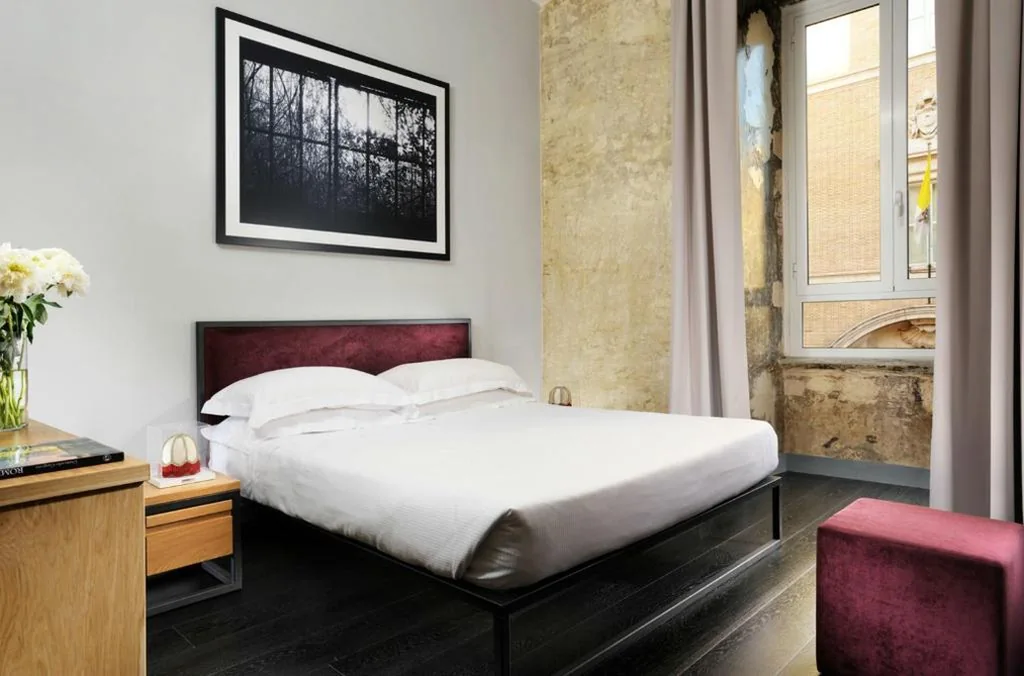 Queen Deluxe Room — Suite Art Navona
