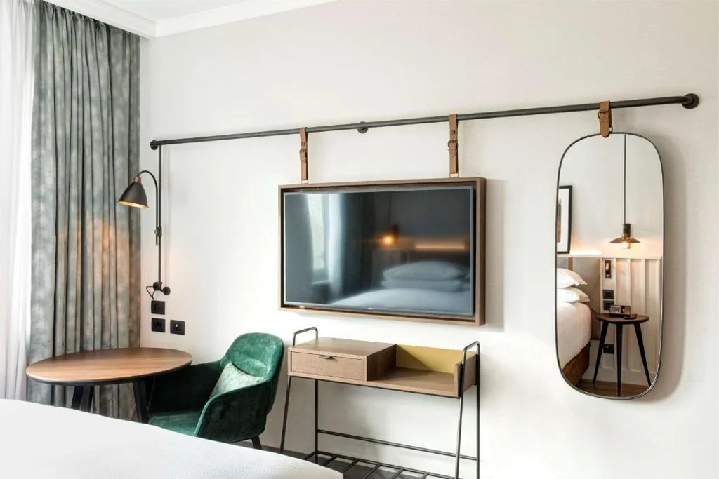 Camera Queen — DoubleTree By Hilton Rome Monti