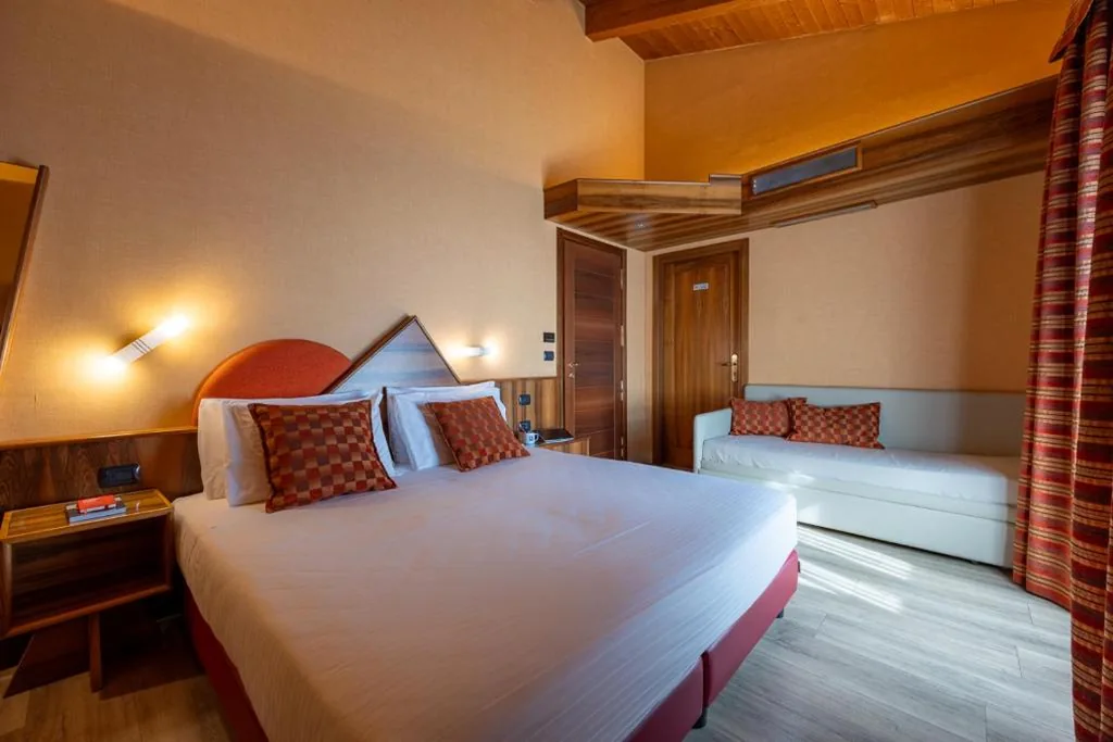 Queen Executive Room with Sofa Bed — La Villa – Sure Hotel Collection by Best Western
