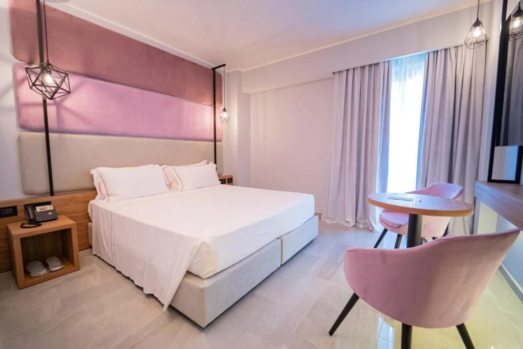 Queen Family Room with Connecting Room with 2 Queen-Size Beds - Non-Smoking — Best Western Plus Sabaudia Hotel