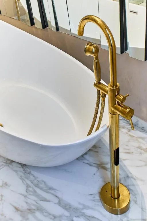 Queen Room — Glam Time