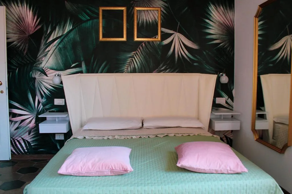 Camera Queen — Lion Luxury rooms