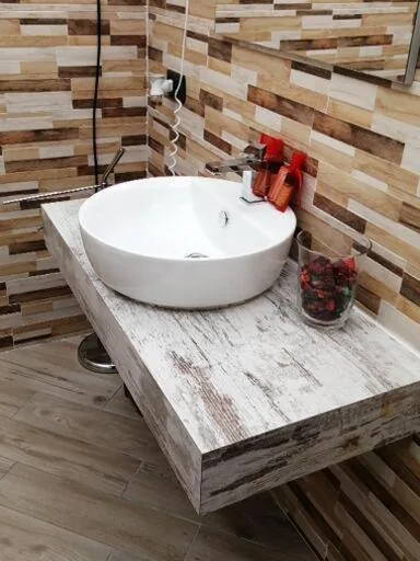 Queen Room — Lo Scoglio dei Volsci