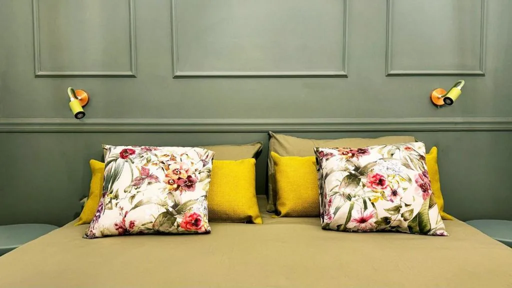 Queen Room — Raffy in Rome