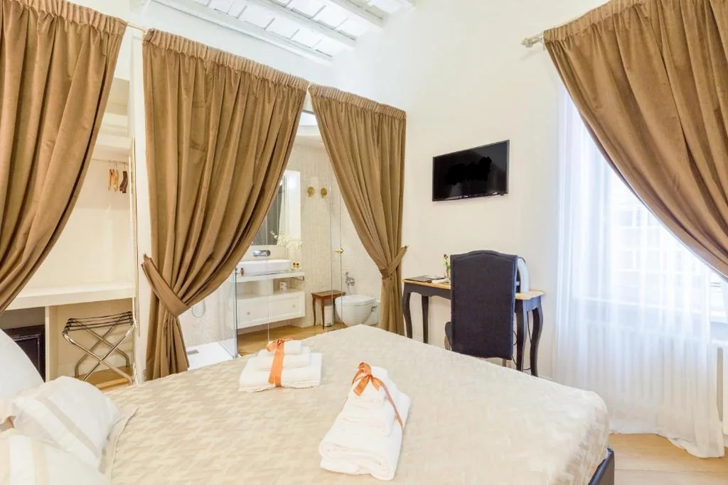 Standard Queen Room — StarHome Pantheon