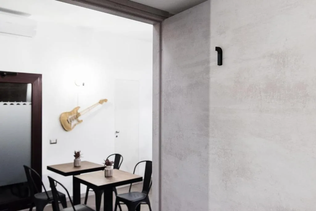 Camera Queen Superior — COLOSSEUM MUSIC DESIGN Guest House