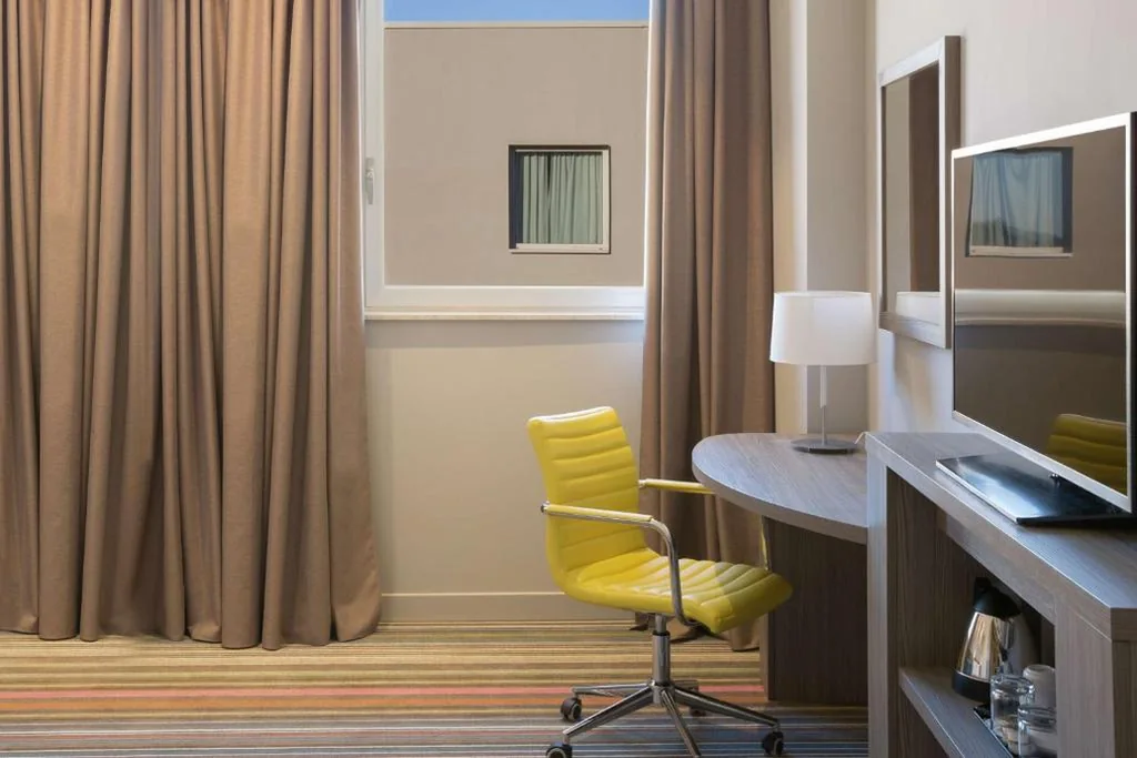 Queen Superior Room — Hampton By Hilton Rome East