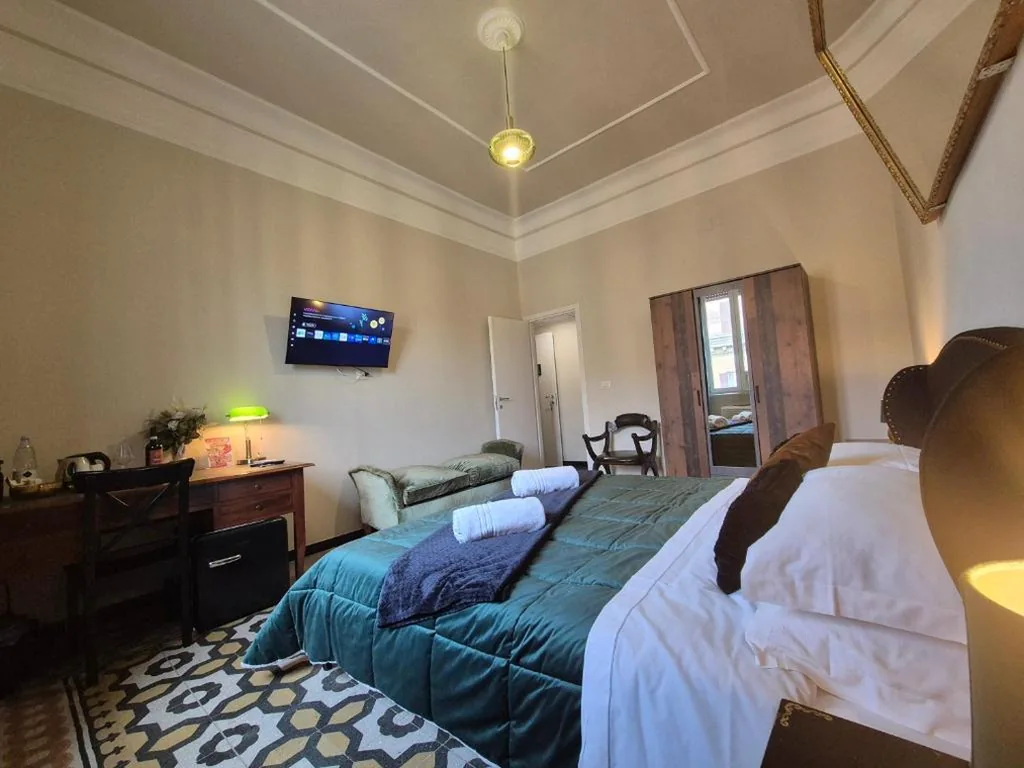 Camera Queen Superior — HEBE Eternity Rooms