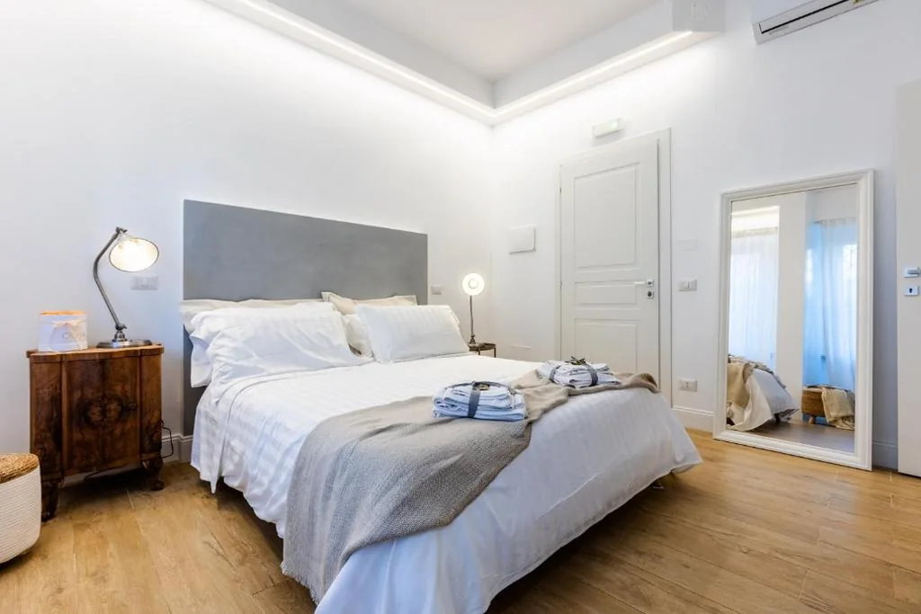 Queen Superior Room — La Maison du Charme