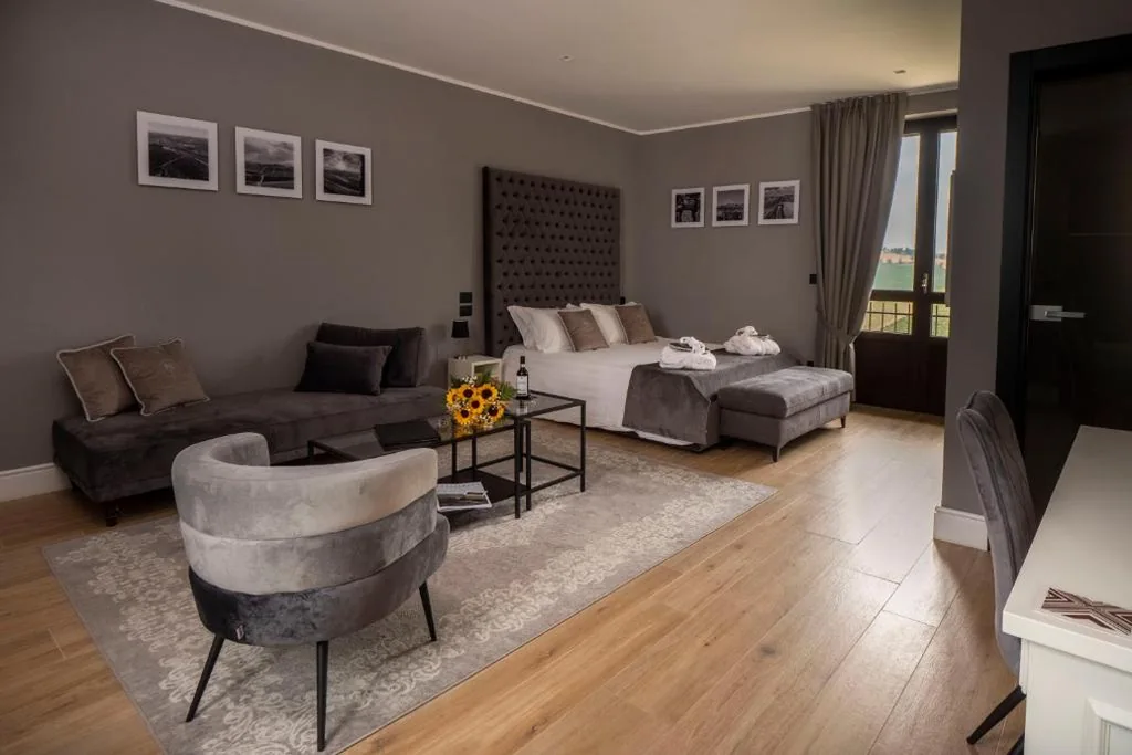 Queen Superior Room — Montalbera Wine Suites