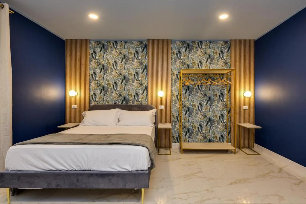 Camera Queen Superior — NAIF Suites