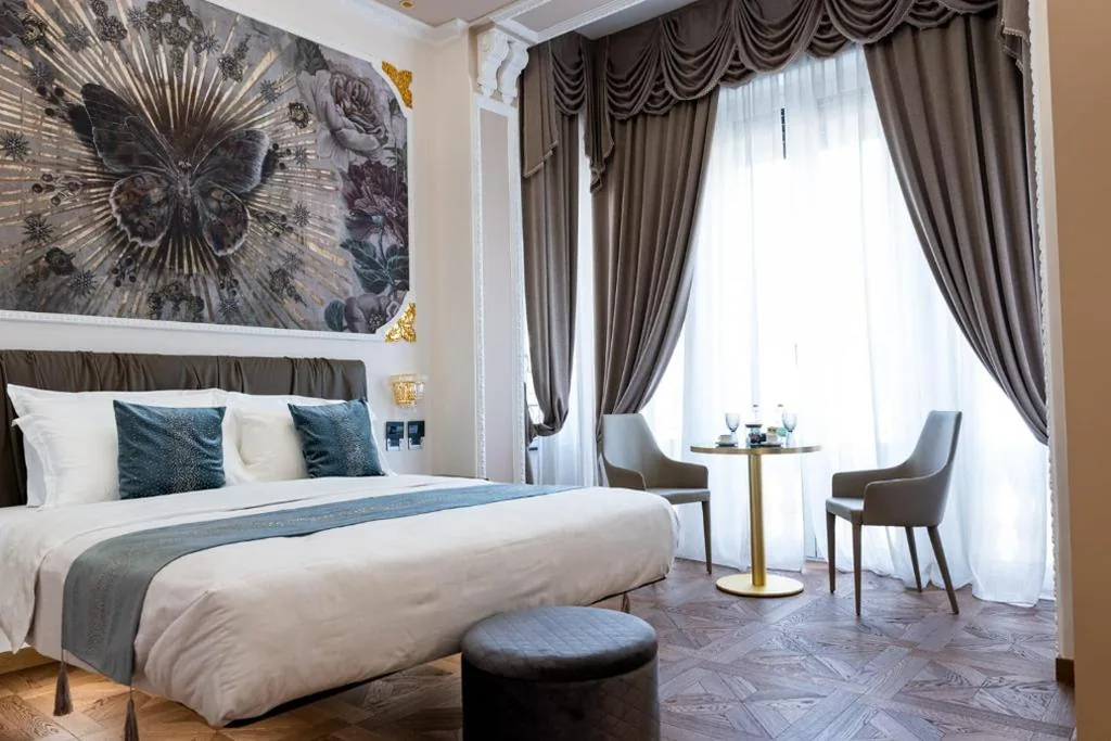 Camera Queen Superior — Queen Cattleya Suite