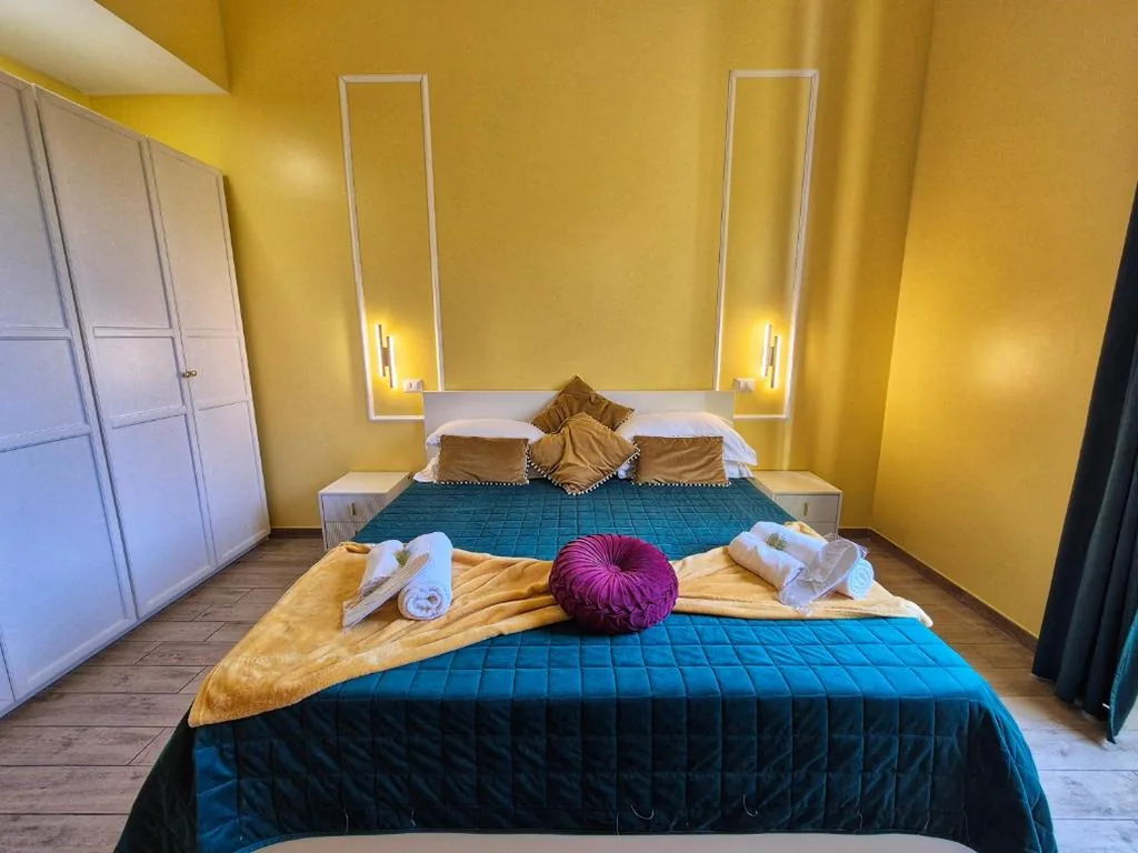 Queen Superior Room — Residenze Serventi Longhi