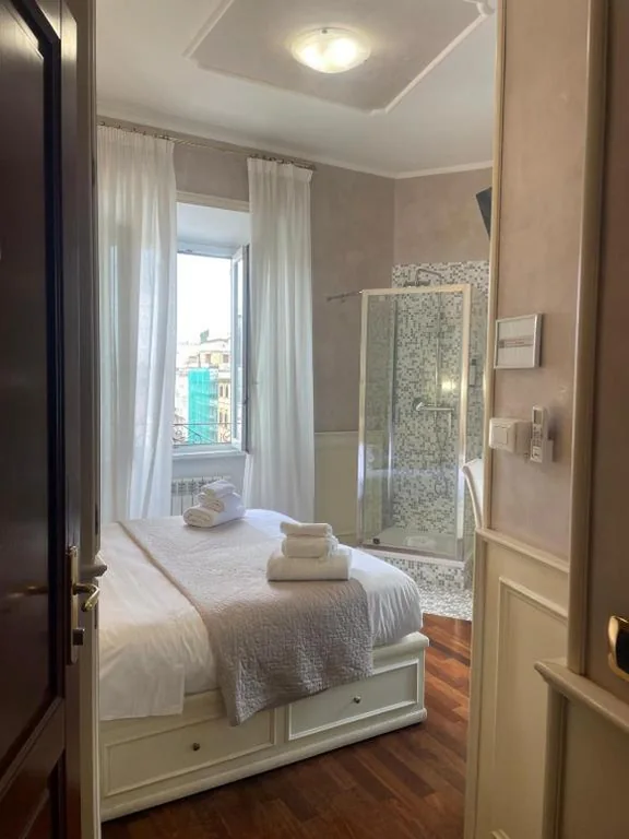 Queen Superior Room — Rome Opera Theatre Rooms by Dama – Termini Station & Rome City Center