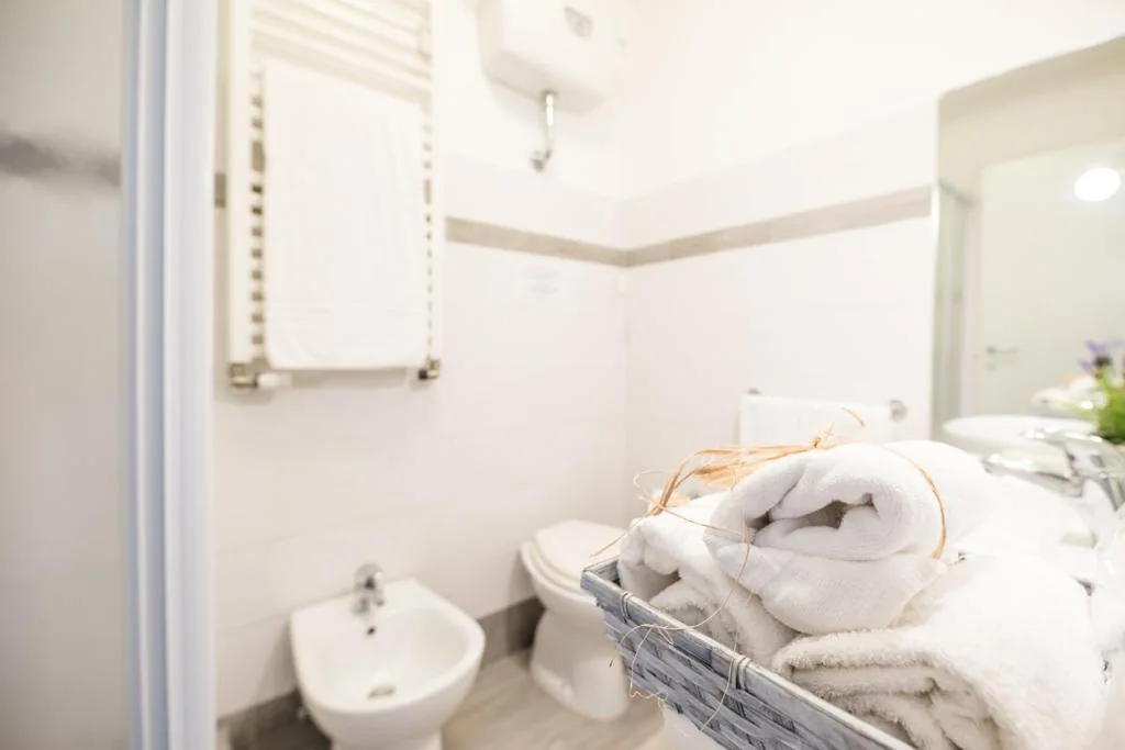 Queen Superior Room — Suite 06