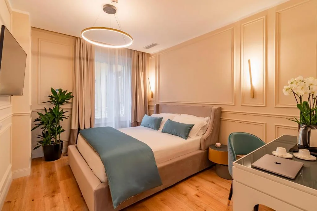 Camera Queen Superior — Trevi Imperial Suite 3