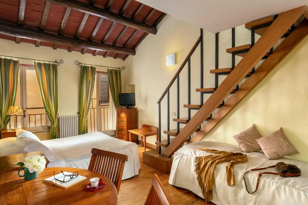 Quintuple Room with Kitchenette (5 Adults) — Bollo Apartments