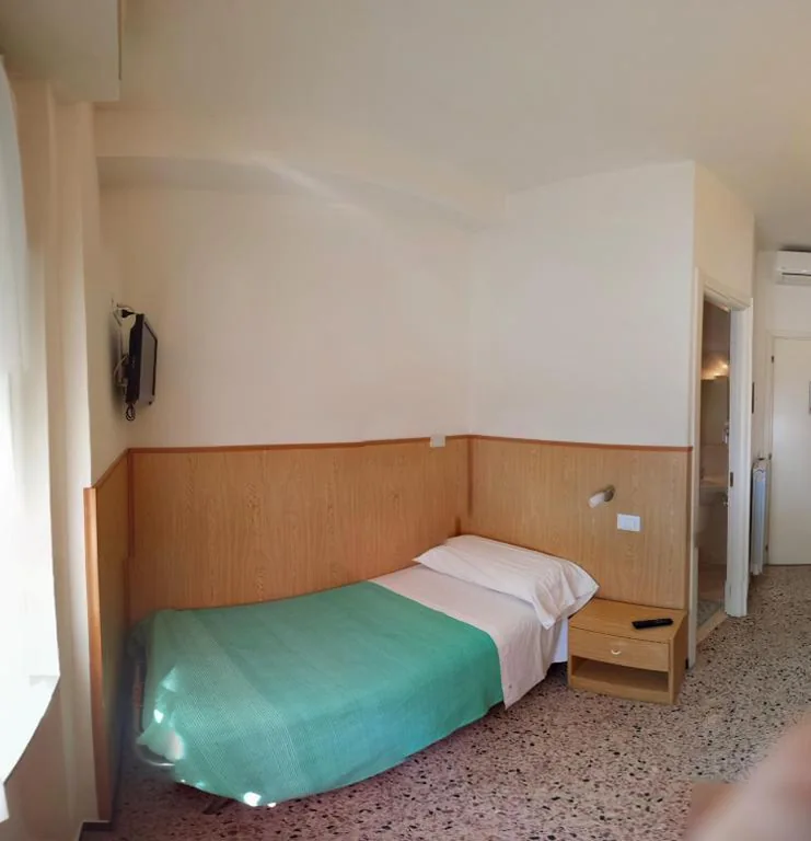 Single Room — Albergo Anita