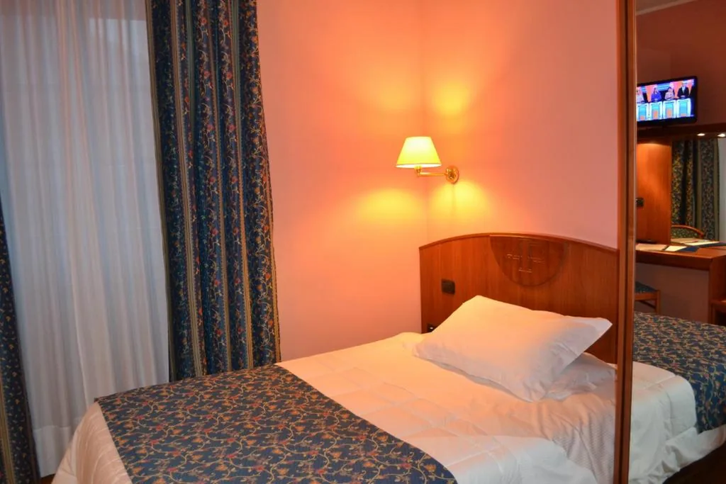 Single Room — Albergo Italia
