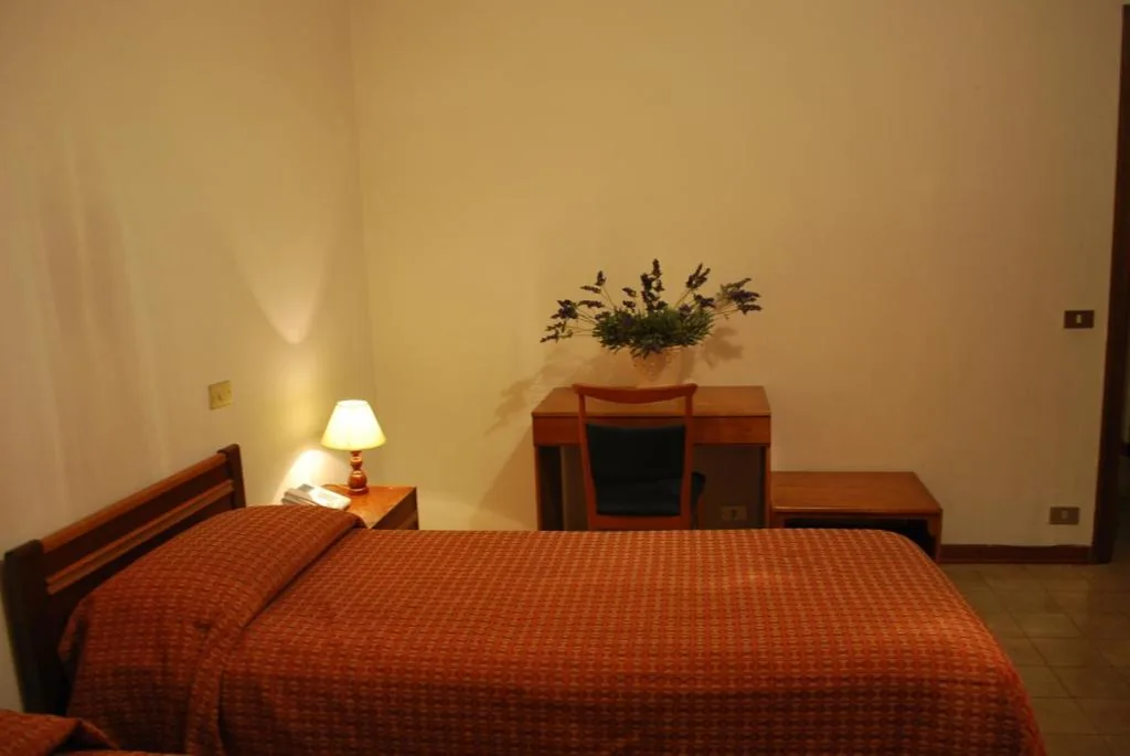 Camera Singola — Albergo Smeraldo